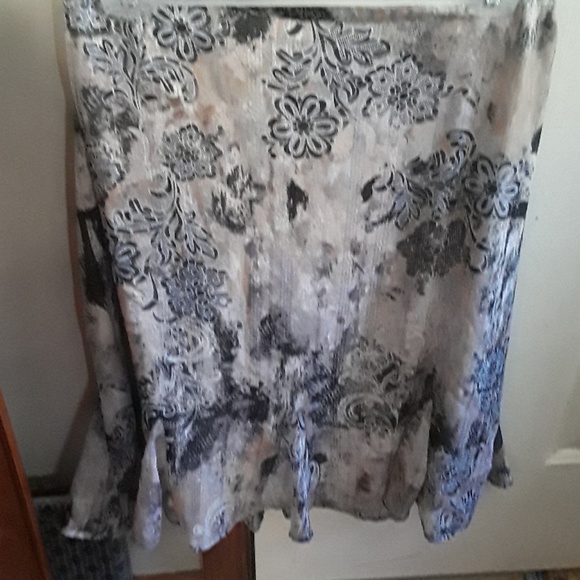 Skirt - Picture 4 of 4